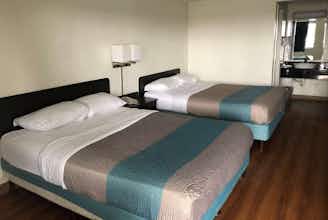 Hotel Days Inn Indianapolis South photo 1