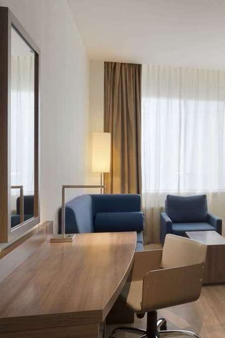 Hotel Ramada Encore by Wyndham Kyiv photo 3