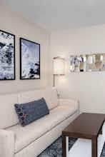 Hotel Delta Hotels by Marriott Virginia Beach Waterfront Suites photo 3