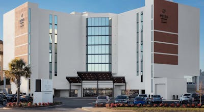 Delta Hotels by Marriott Virginia Beach Waterfront Suites