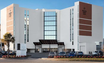 Delta Hotels by Marriott Virginia Beach Waterfront Suites
