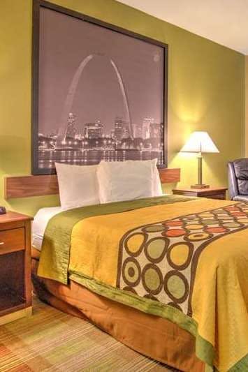 Hotel Super 8 by Wyndham Waterloo photo 2