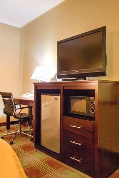 Hotel Super 8 by Wyndham Waterloo photo 4