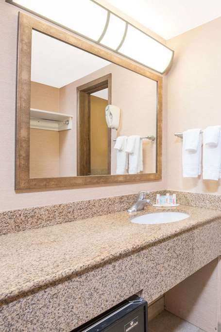 Hotel Days Inn Duluth Lakewalk photo 3