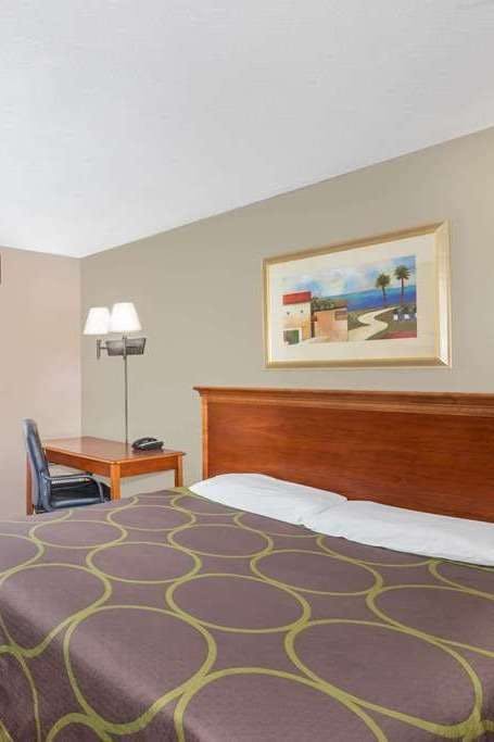 Hotel Super 8 by Wyndham Tilton/Lake Winnipesaukee photo 1