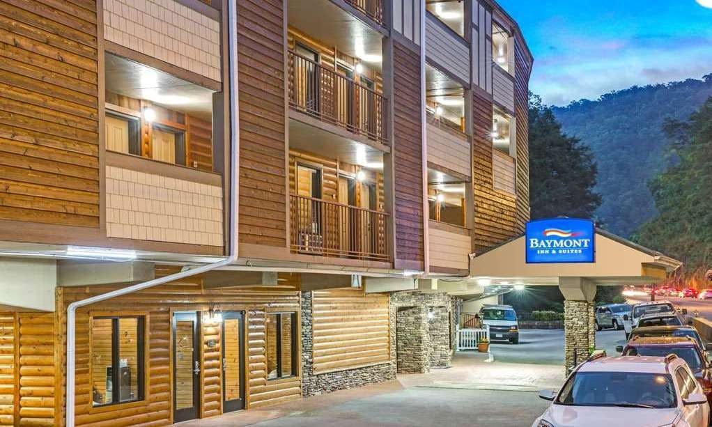 Baymont by Wyndham Gatlinburg On The River