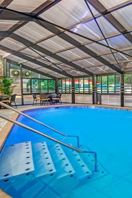 Hotel Baymont by Wyndham Gatlinburg On The River photo 5