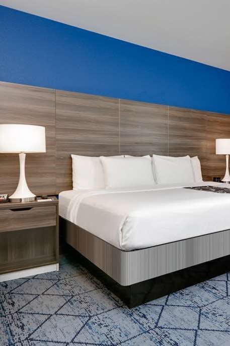 Hotel La Quinta Inn & Suites by Wyndham Denton - University Drive photo 2