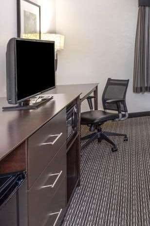 Hotel La Quinta Inn & Suites by Wyndham Clifton/Rutherford photo 3