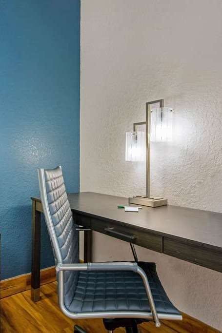 Hotel La Quinta Inn & Suites by Wyndham Kingwood Houston IAH Airpt photo 3