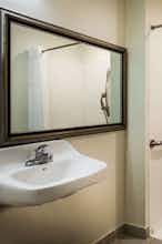 Hotel Days Inn and Suites Antioch photo 3