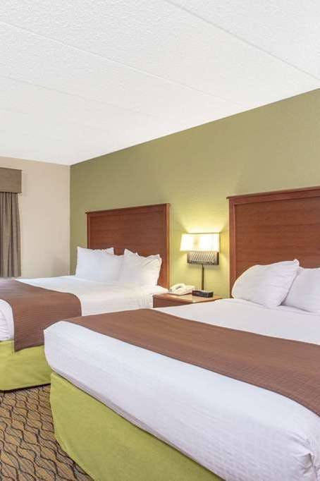 Hotel AmericInn by Wyndham Sheboygan photo 2