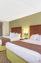 Hotel AmericInn Sheboygan photo 2