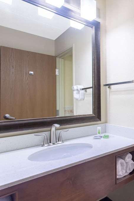 Hotel AmericInn by Wyndham Sheboygan photo 5