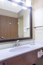 Hotel AmericInn Sheboygan photo 5