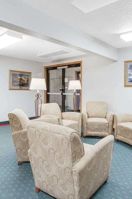 Hotel Super 8 by Wyndham Oelwein photo 5