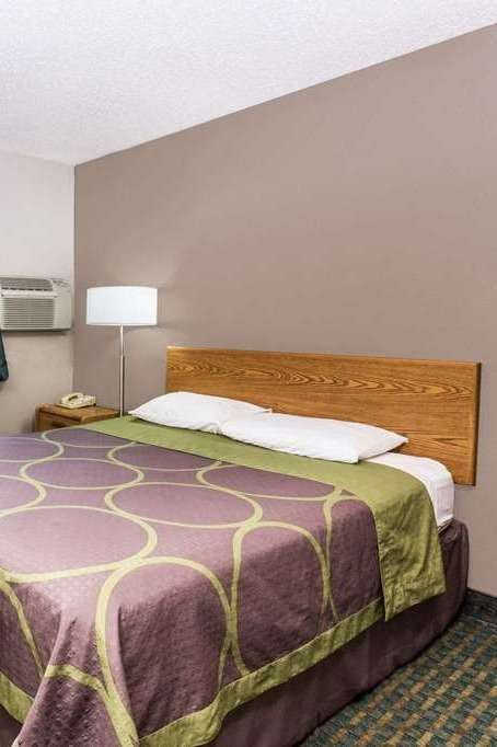 Hotel Super 8 by Wyndham St. Charles photo 2