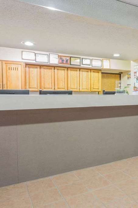 Hotel Super 8 by Wyndham St. Charles photo 3