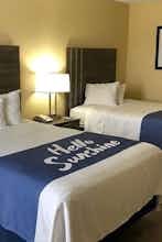 Hotel Days Inn by Wyndham Cape Carteret near Emerald Isle photo 2