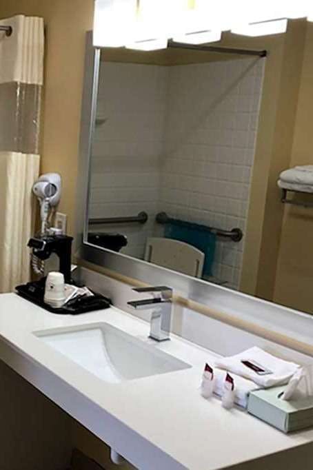 Hotel Days Inn by Wyndham Cape Carteret near Emerald Isle photo 3