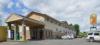Super 8 Minot Airport