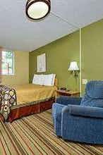 Hotel Super 8 by Wyndham Minot Airport photo 2