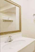 Hotel Super 8 Sturbridge MA photo 3