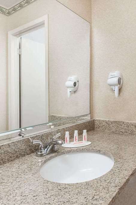 Hotel Days Inn by Wyndham Batesville photo 3