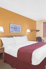 Hotel Days Inn Wall photo 1