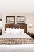 Hotel Baymont Inn Suites LeMars photo 3