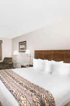 Hotel Baymont Inn Suites LeMars photo 2