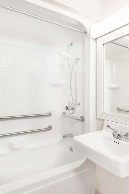 Hotel Baymont by Wyndham LeMars photo 5