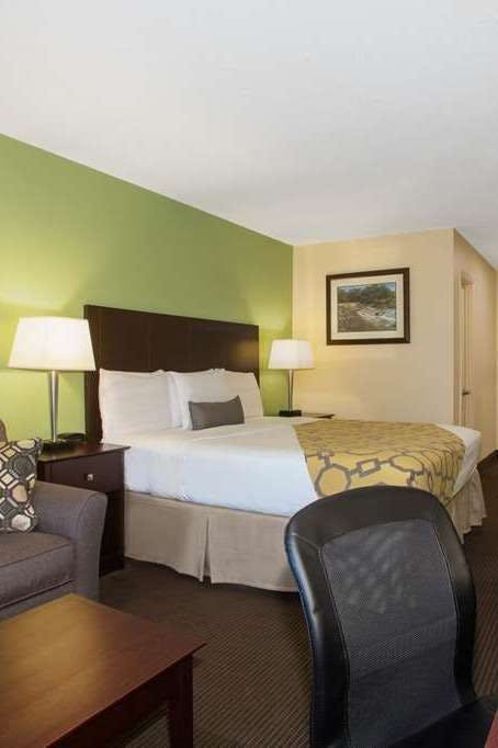 Hotel Baymont by Wyndham Jefferson City photo 2