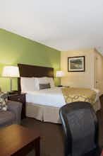 Hotel Baymont Jefferson City photo 2