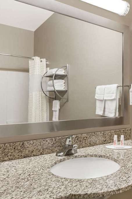 Hotel Days Inn & Suites by Wyndham Marquez photo 4