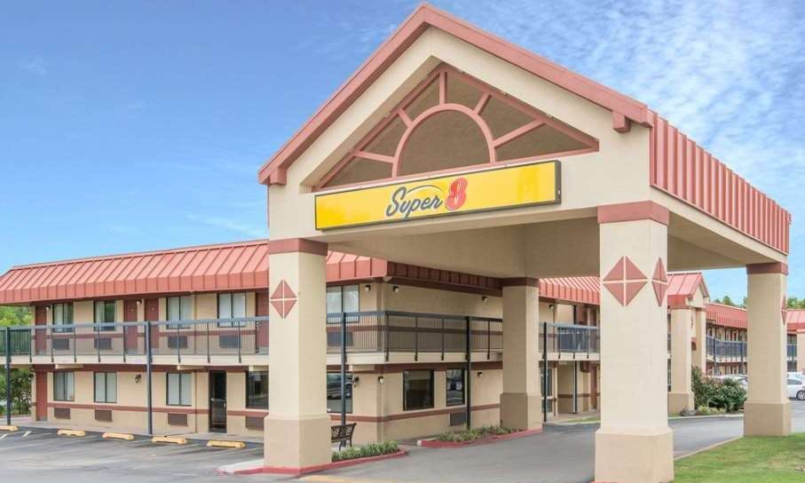 Super 8 by Wyndham Tulsa