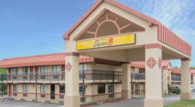 Super 8 by Wyndham Tulsa