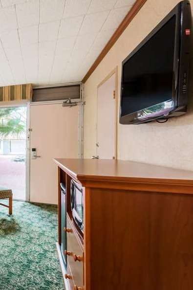 Hotel Ramada by Wyndham State College Hotel & Conference Center photo 3