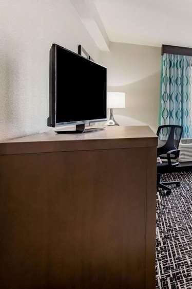 Hotel La Quinta Inn by Wyndham West Long Branch/NJ Shore Area photo 4