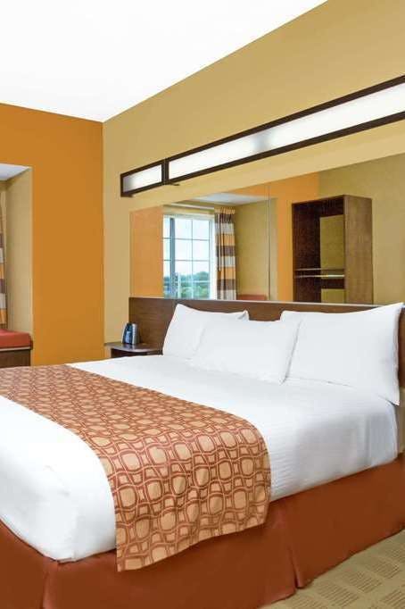 Hotel Microtel Univ Medical Park photo 2