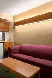Hotel Days Inn And Suites Lafayette photo 4