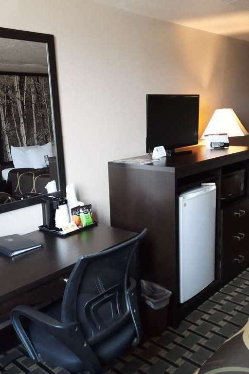 Hotel Super 8 by Wyndham Watertown photo 4