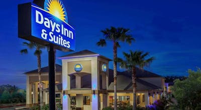 Days Inn & Suites by Wyndham Huntsville