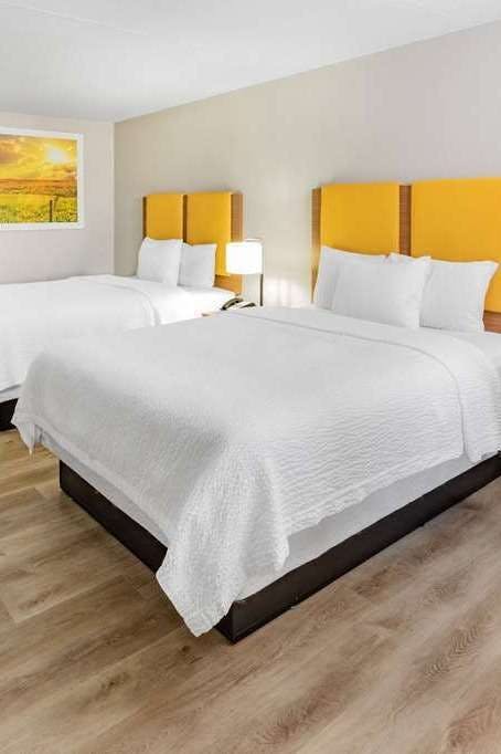 Hotel Days Inn & Suites by Wyndham Huntsville photo 1