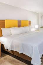 Hotel Days Inn & Suites by Wyndham Huntsville photo 2