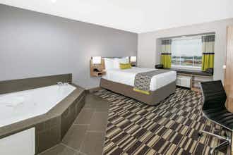 Hotel Microtel Inn Suites Lubbock photo 4