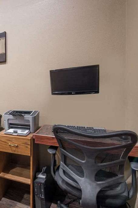 Hotel Super 8 by Wyndham Bismarck photo 3