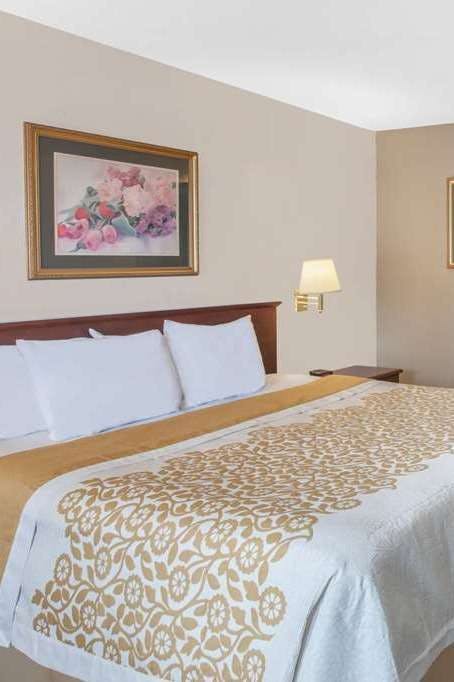 Hotel Days Inn Camarillo-Ventura photo 1