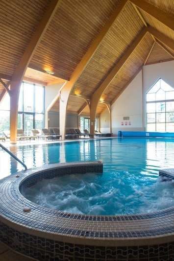 Hotel Voco Lythe Hill Hotel & Spa photo 3