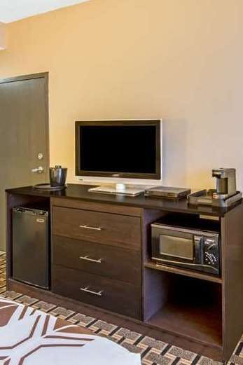 Hotel La Quinta Inn & Suites by Wyndham Denison - N. Lake Texoma photo 2